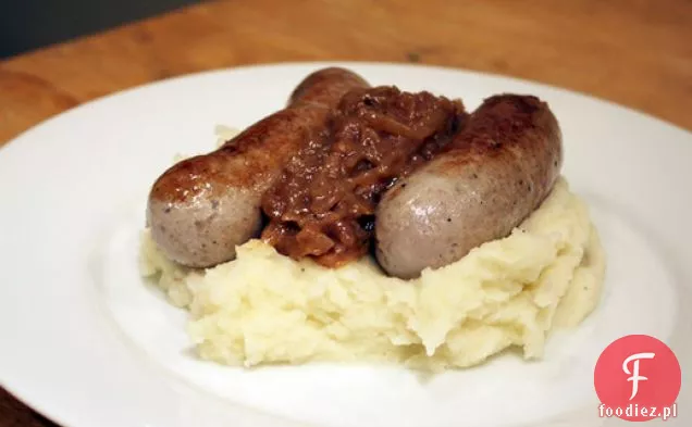 Dziś Kolacja: Bangers i Mash z sosem cebulowym