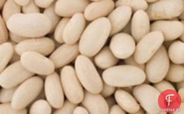 Zdrowe i pyszne: Puree z białej fasoli z gotowanymi jajkami