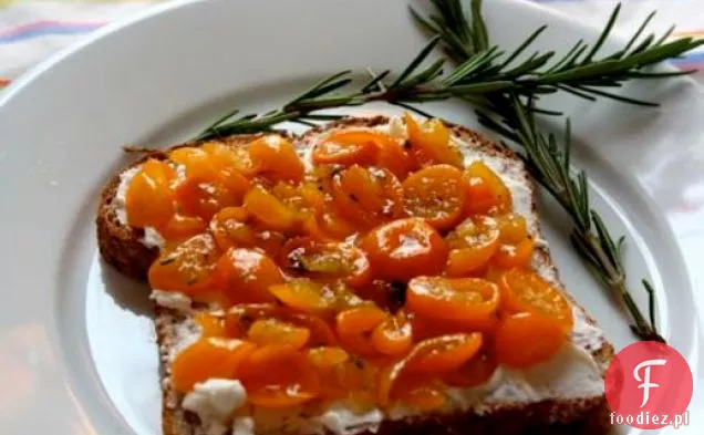 Niedzielny Brunch: tosty z marmoladą Kumkwatową i kozim serem