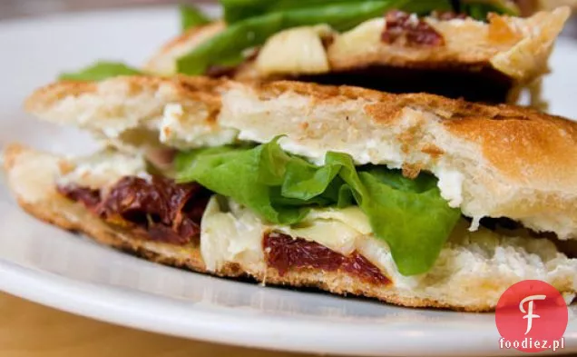 Ugotuj książkę: zdrowy i pyszny Karczoch, pieczony w piecu pomidor i kozi ser Panini