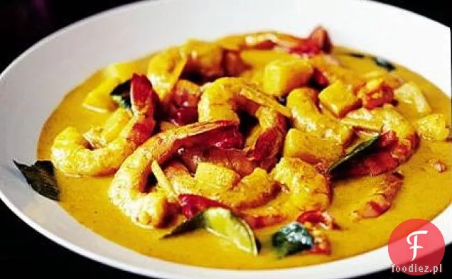 Słodkie i gorące krewetki i ananas curry