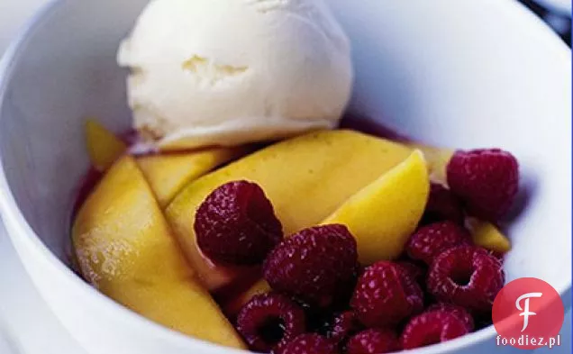 Sałatka z malinami i mango