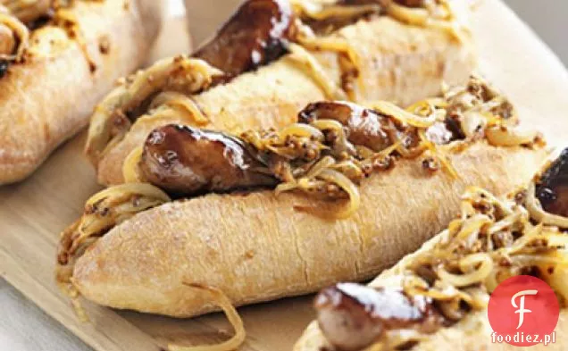 Hot dogi klonowe z cebulą musztardową