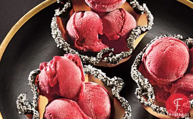 Sorbet żurawinowy w miseczkach Tuile