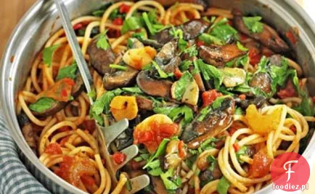 Pikantne spaghetti z grzybami czosnkowymi