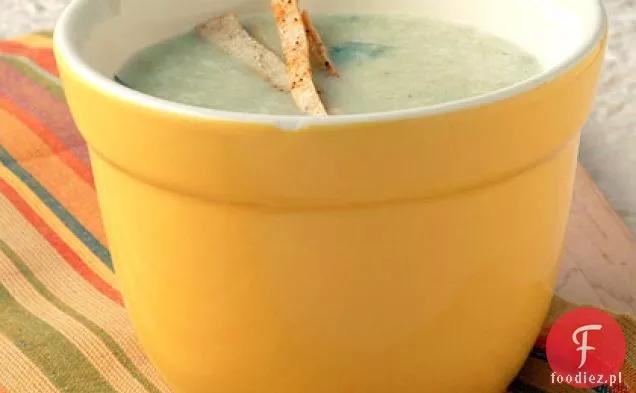 Schłodzona zupa z awokado z chipsami Tortilla