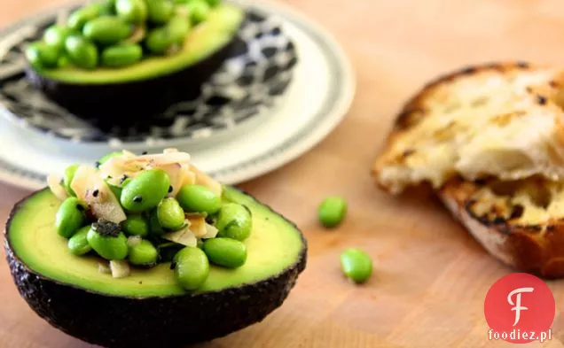 Edamame I Tosty Kokosowe W Awokado