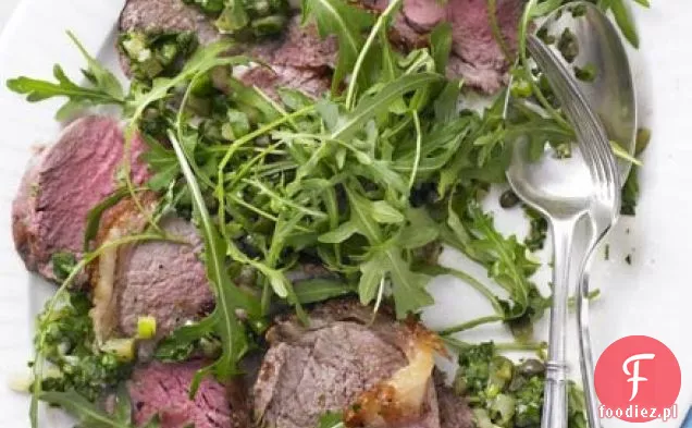 Pieczona polędwica wołowa z salsą verde