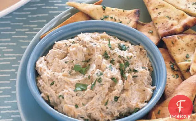 Karmelizowany Dip cebulowy z chipsami Kolendro-czosnkowymi Pita