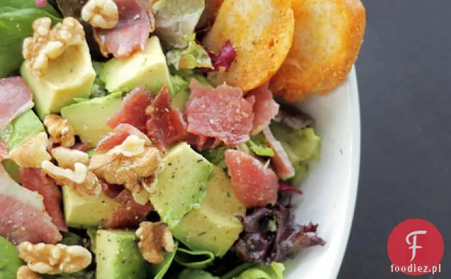 Boczek Wędzony, Awokado I Mieszane Liście