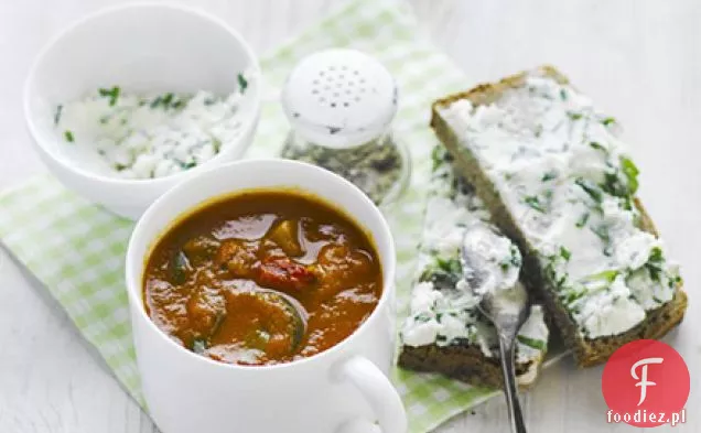 Gruba śródziemnomorska zupa pomidorowa