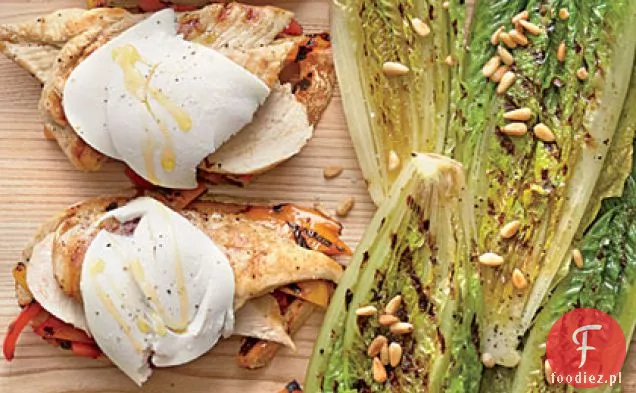 Kanapki z grillowanym kurczakiem i papryką z grillowanymi klinami rzymskimi