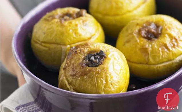 Pieczone jabłka ze śliwkami, cynamonem i imbirem