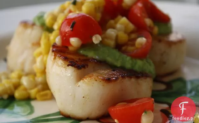 Przegrzebki Phoebe z Tomatillo Guacamole & Corn Salsa Quic