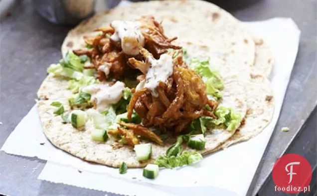 Cebula & butternut bhajis z rotis, mango raita & sałatka miętowa