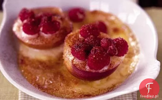 Tarta z nektaryną i malinami
