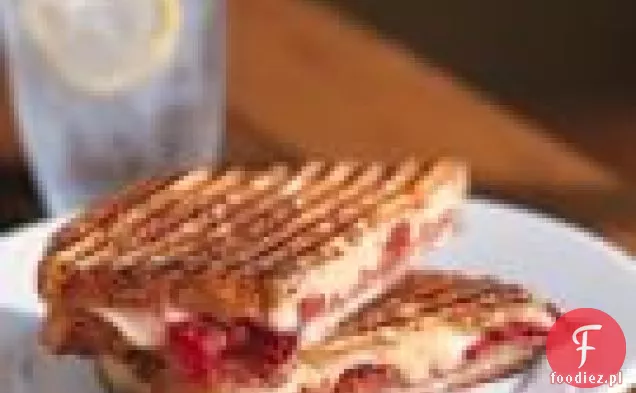 Salami, Fontina I Pieczona Papryka Panini