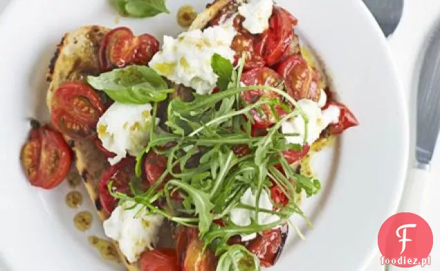 Pieczony pomidor, mozzarella i rukola