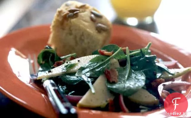 Sałatka szpinakowo-gruszkowa z miodowo-bekonowym winegretem