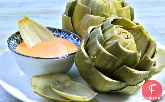 Pieczona Czerwona Papryka Aioli I Gotowane Na Parze Karczochy