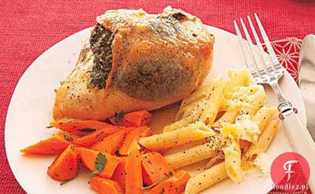 Piersi z kurczaka ze szpinakiem, kozim serem i orzeszkami piniowymi