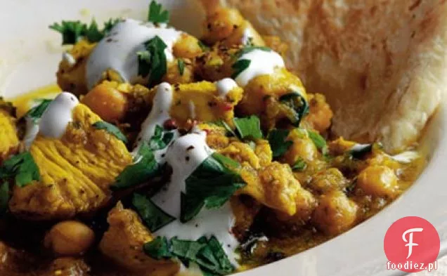Pachnące curry z kurczaka z ciecierzycą