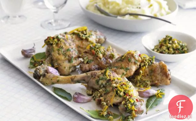 Pieczony kurczak z salsą i masą czosnkową