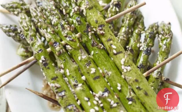 Sezam grillowane szparagi tratwy