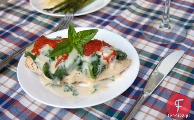 Piersi Z Kurczaka Z Mozzarellą, Szpinakiem I Pieczoną Czerwoną Papryką