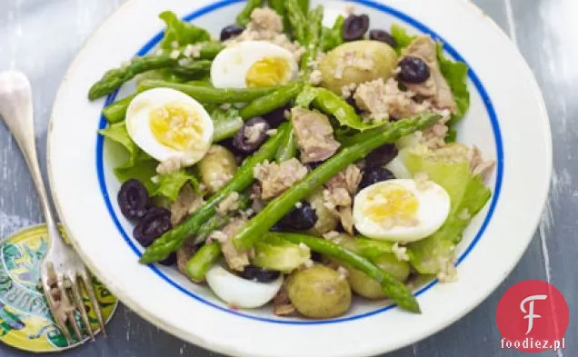 Sałatka ze szparagami i tuńczykiem