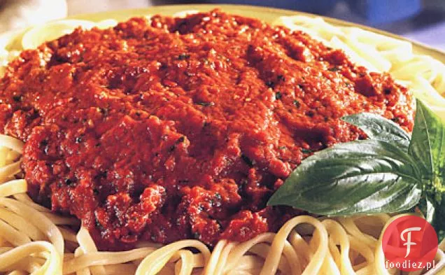 Linguine z sosem z czerwonej papryki
