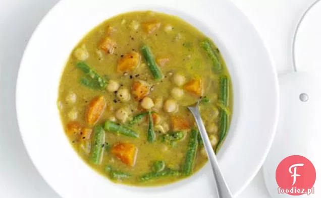 Indyjska zupa z ciecierzycy i warzyw