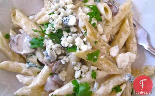 Makaron z pieczarkami i sosem serowym Gorgonzola