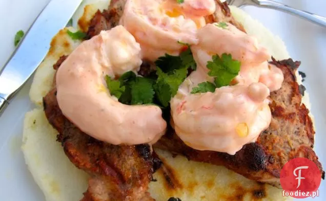Arepa con Cerdo y Camarones (Arepa z wieprzowiną i krewetkami)