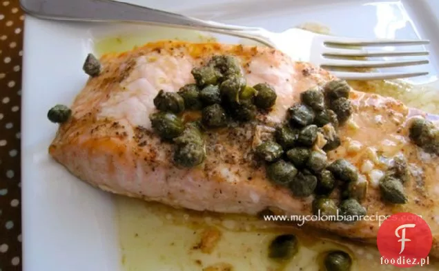 Salmón con Salsa de Alcaparras (łosoś z sosem kaparowym)
