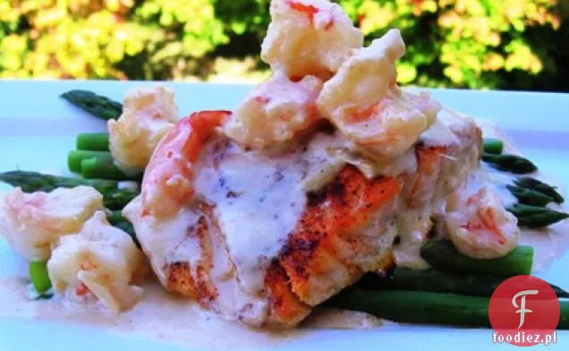 Łosoś w sosie krewetkowym (Salmon con Salsa de Camarones)