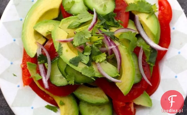 SAŁATKA Z POMIDORÓW I AWOKADO (ENSALADA DE AGUACATE Y TOMATE)