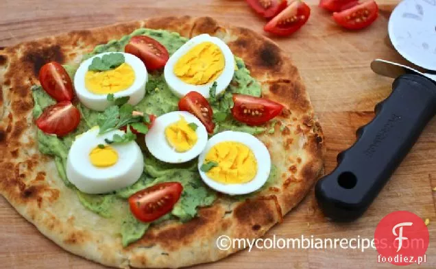 Awokado i jajko płaski chleb Pizza