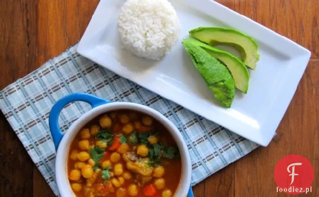Garbanzos con Paticas de Cerdo (ciecierzyca z gulaszem z nóżek wieprzowych)