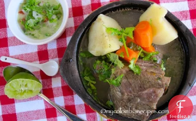 Caldo de Costilla (kolumbijski bulion żeber wołowych)