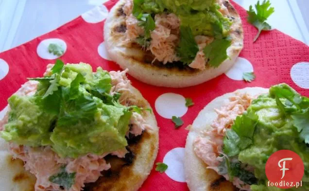 Arepas con Salmon y Aguacate (Arepas z łososiem i awokado)