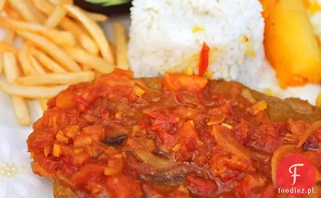 Sobrebarriga en Salsa Criolla (stek z flanki z kolumbijskim sosem kreolskim)