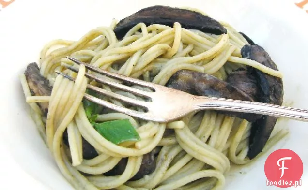 Kremowe spaghetti z grzybami i ziołami (wegańskie)
