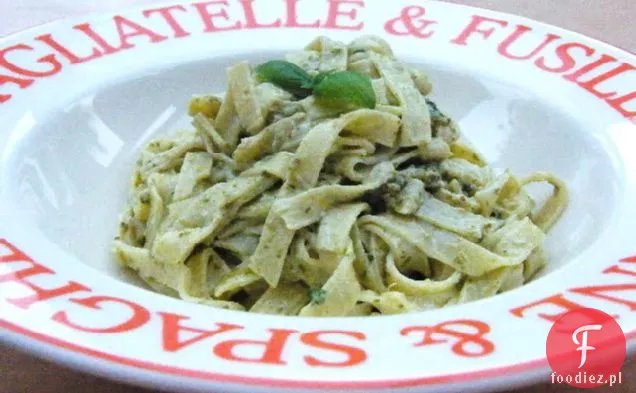 Tagliatelle al pesto e jogurt