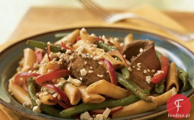 Sałatka z polędwicy i makaronu