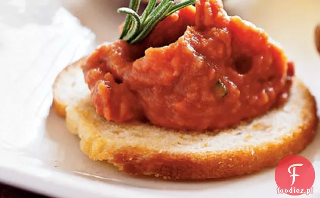 Pieczony czosnek, suszony na słońcu pomidor i Dip z białej fasoli