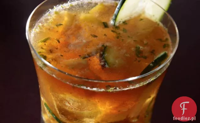 Pimm ' s Italiano z miętą, cytryną, ogórkiem i Fernet Branca