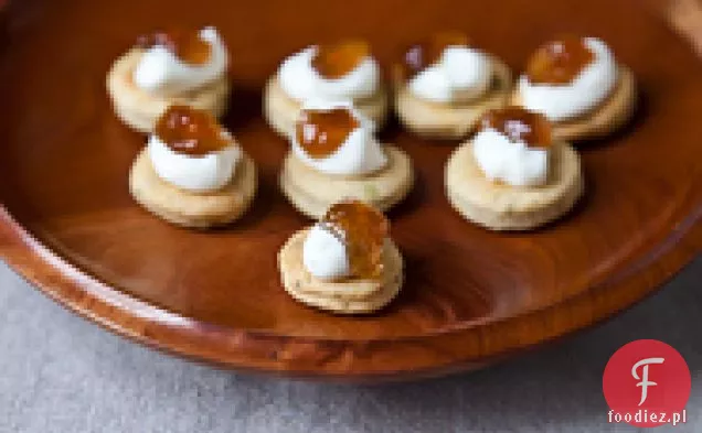 Pierogi Jagnięce Z Sosem Do Zanurzania W Occie Ogórkowym