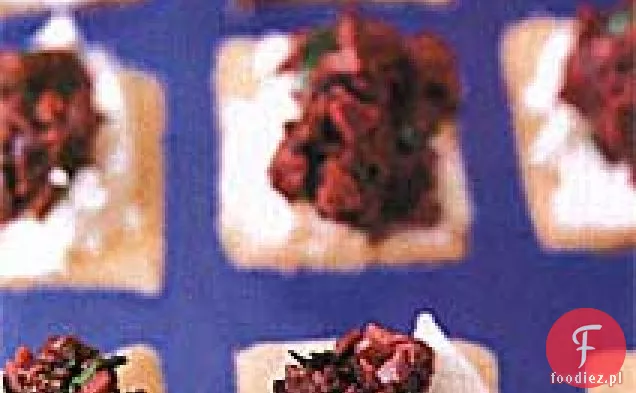 Krakersy Z Kozim Serem Tapenade