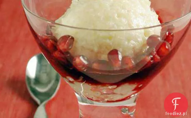 Pudding ryżowy z syropem z granatów